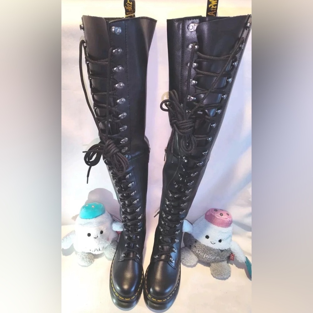 Dr. Martens 22i Audrick XTRM Lace Thigh High Leather Boots Size 5 Womens Black